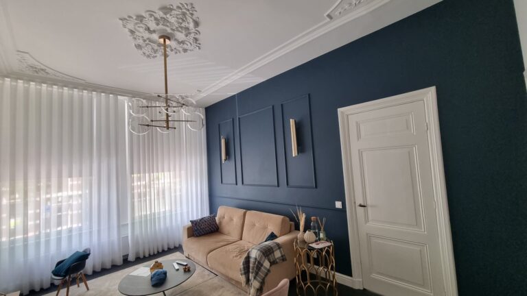 Na: met blauwe accentwand
