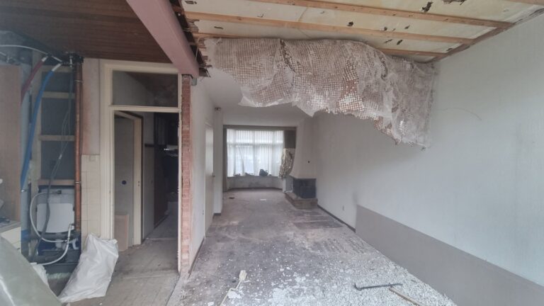 Voor: Woonkamer ontmanteld Den Haag